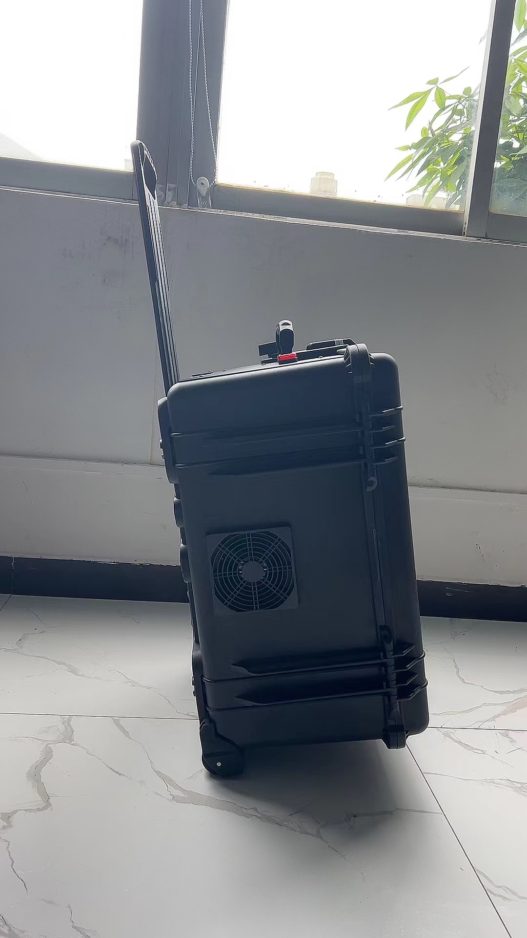 长顺手拉箱型移动通信干扰器